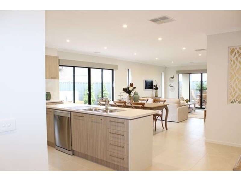 8 Hunter Street, Alfredton VIC 3350