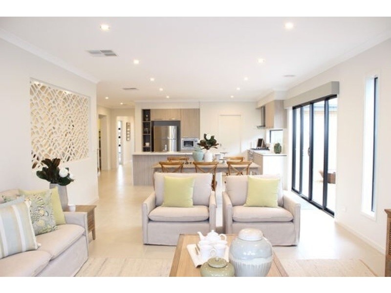 8 Hunter Street, Alfredton VIC 3350