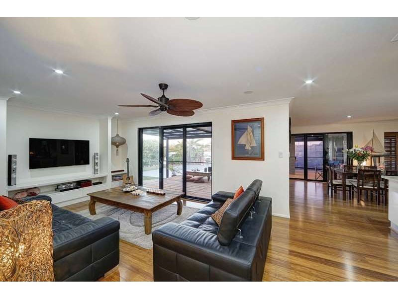 71 FAIRWAY  DRIVE, Bargara QLD 4670