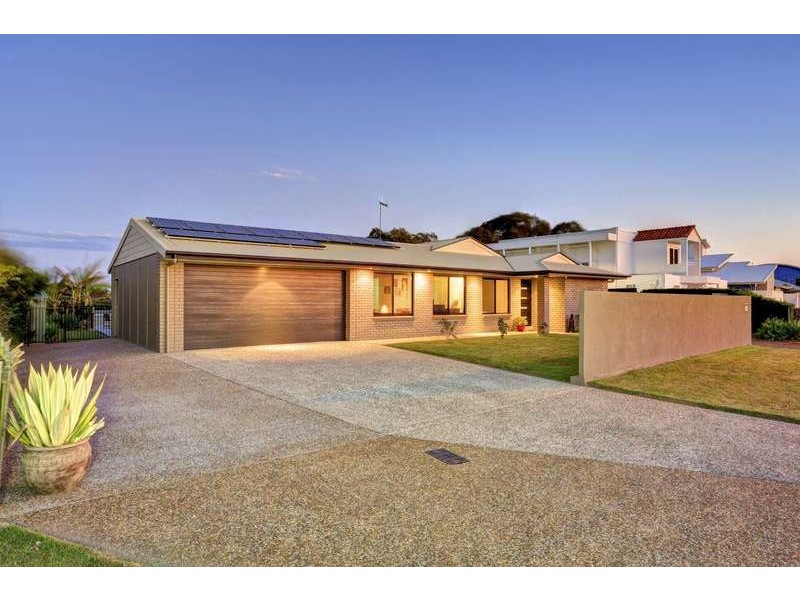 71 FAIRWAY  DRIVE, Bargara QLD 4670