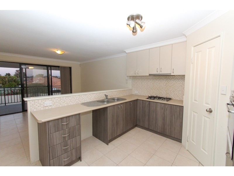 8/15 Station st, Cannington WA 6107