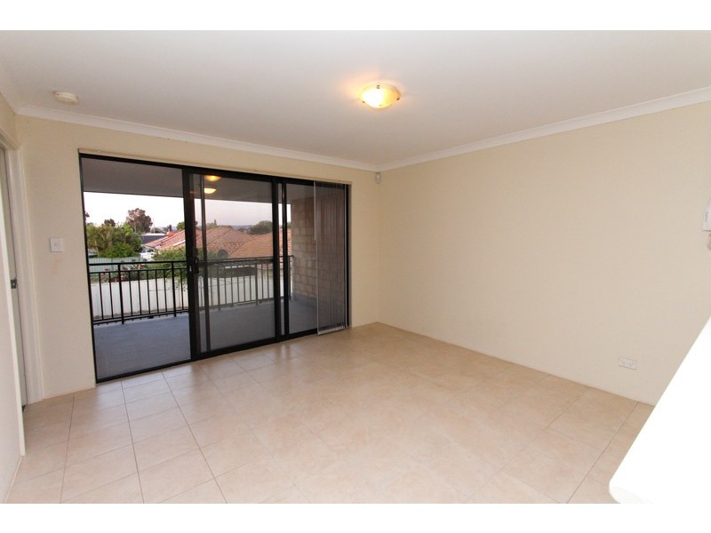 8/15 Station st, Cannington WA 6107