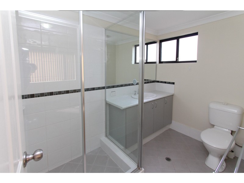 8/15 Station st, Cannington WA 6107
