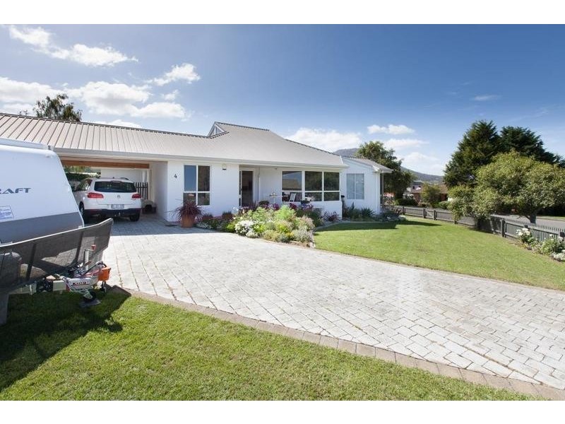 4 Eaves Court, Old Beach TAS 7017