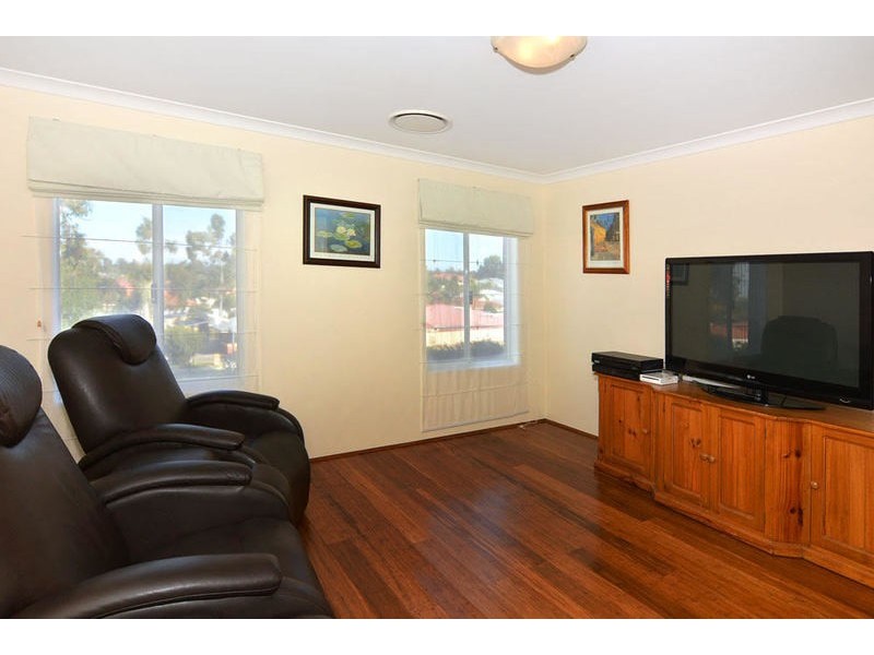 61  Winthrop Avenue, College Grove WA 6230