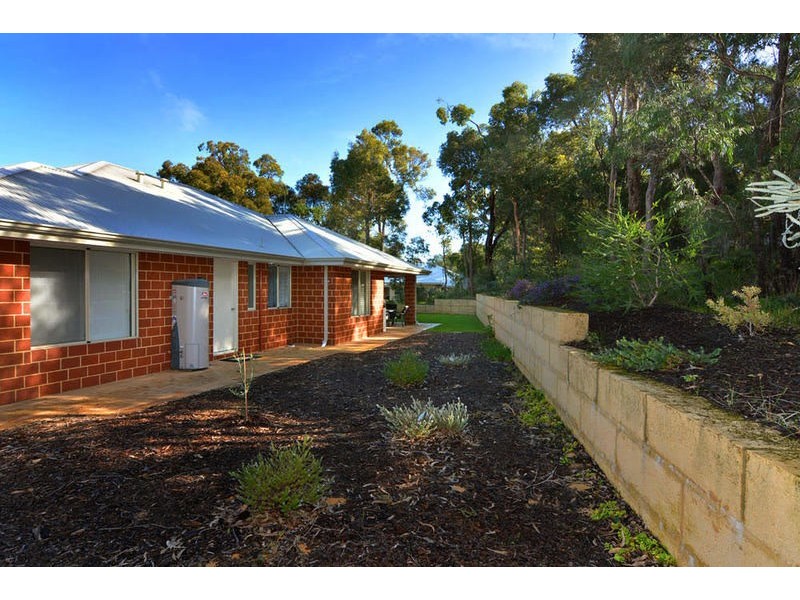 61  Winthrop Avenue, College Grove WA 6230