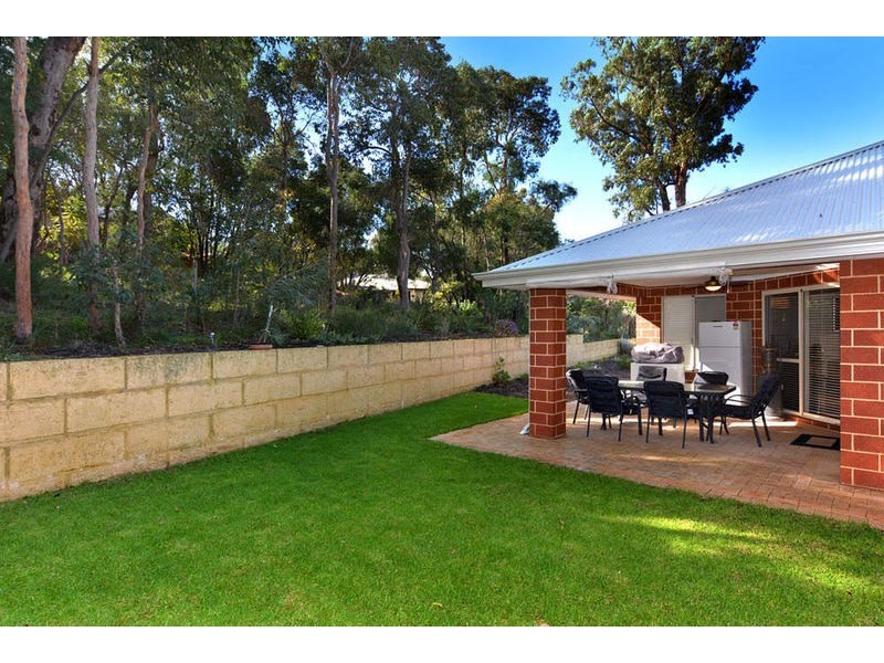 61  Winthrop Avenue, College Grove WA 6230