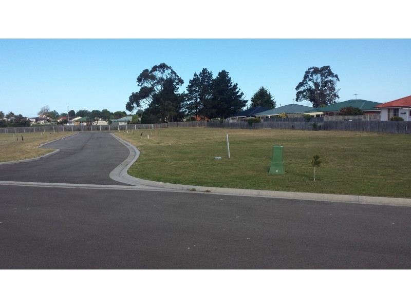 1 Cowrie Crt, St Helens TAS 7216