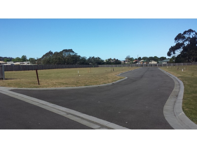 1 Cowrie Crt, St Helens TAS 7216