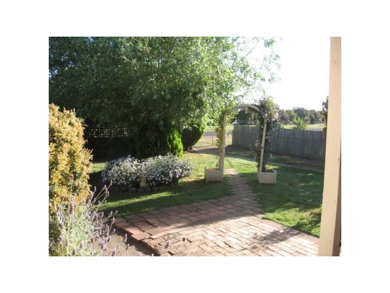8 Delacombe Way, Willaura VIC 3379