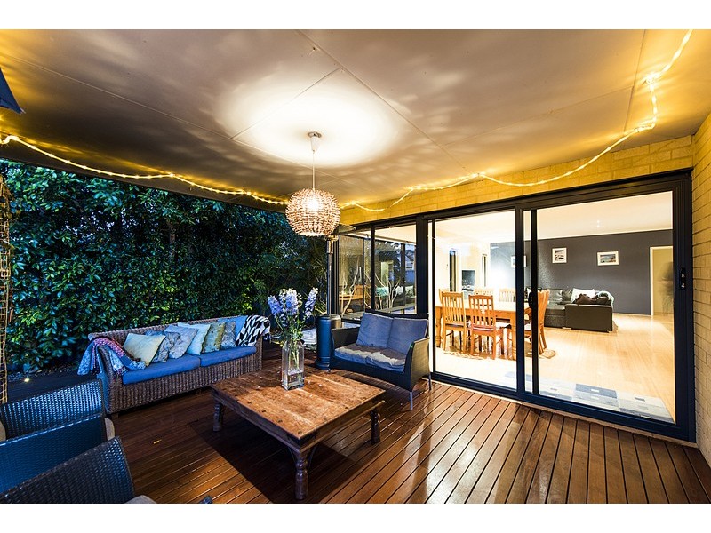 8 Newark Way, Secret Harbour WA 6173