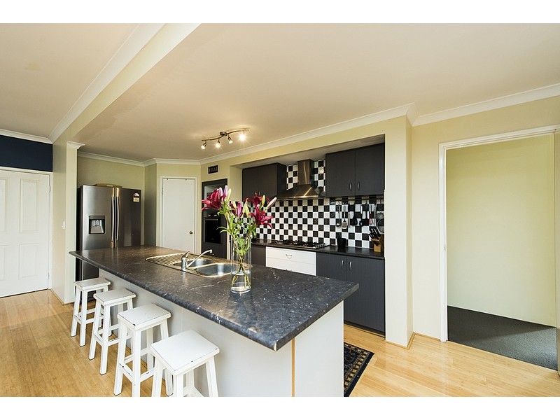 8 Newark Way, Secret Harbour WA 6173