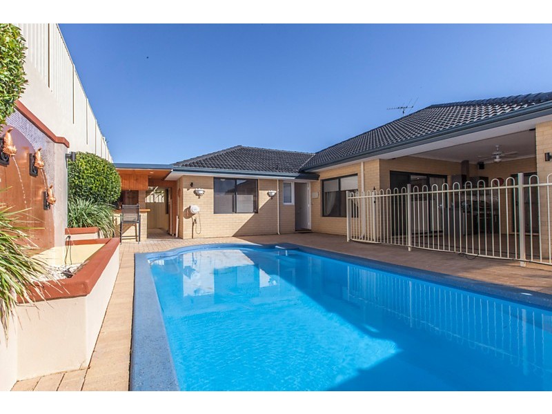 10 Kowloon Cnr, Currambine WA 6028