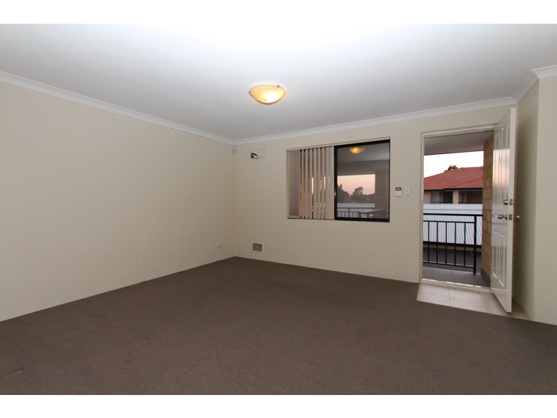 11/15 Station st, Cannington WA 6107
