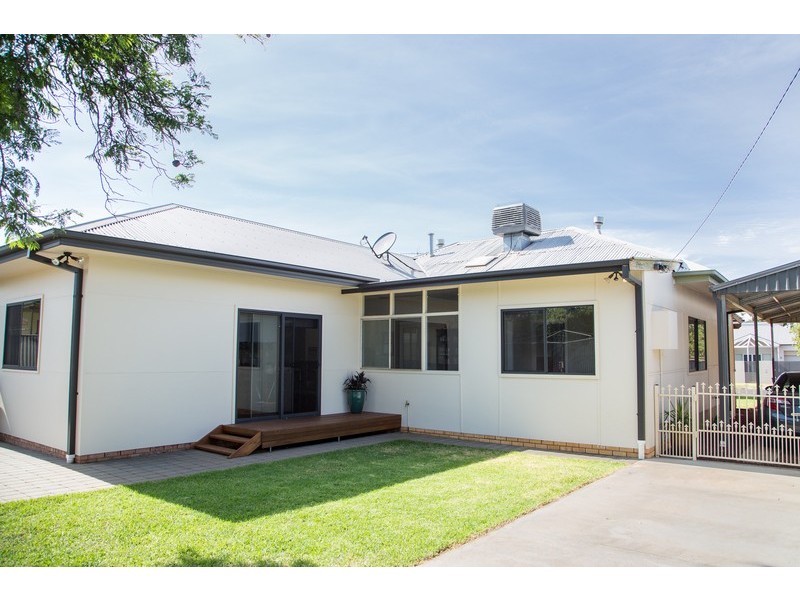13  Almoola St, Griffith NSW 2680