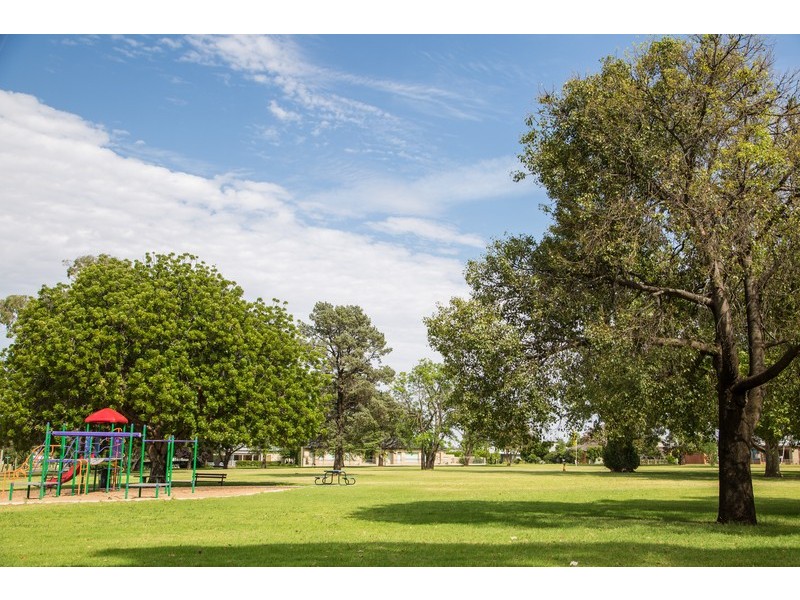 13  Almoola St, Griffith NSW 2680