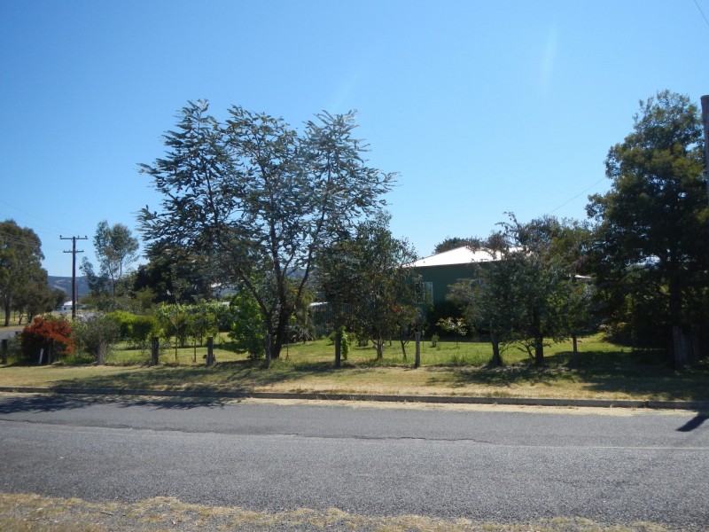 48 Rayleigh Street, Wallangarra QLD 4383