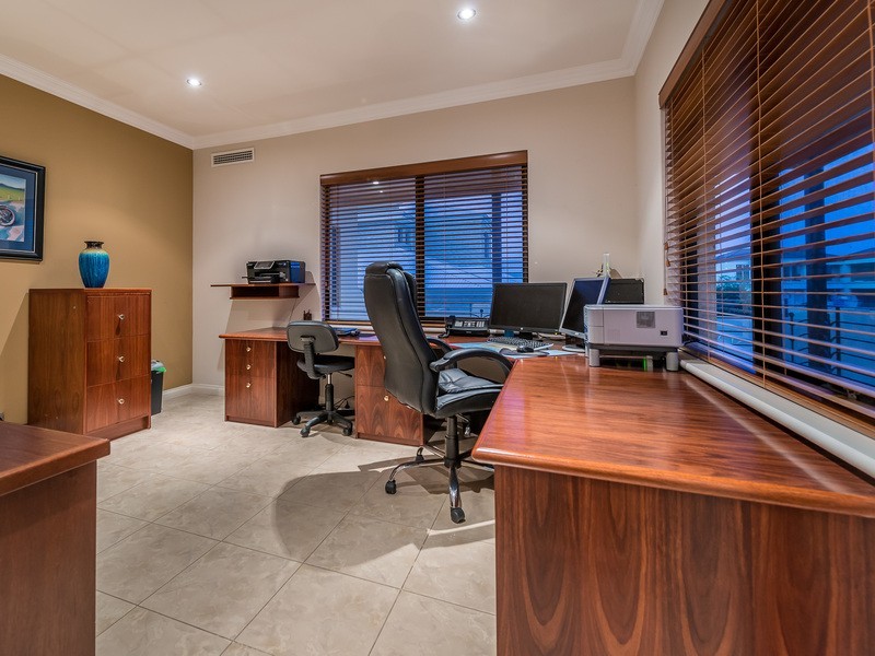 27 St James Approach, Iluka WA 6028