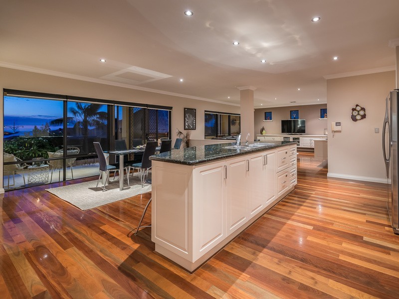 27 St James Approach, Iluka WA 6028