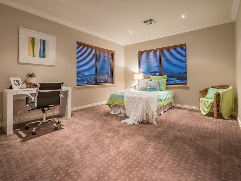 27 St James Approach, Iluka WA 6028