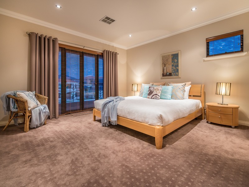 27 St James Approach, Iluka WA 6028
