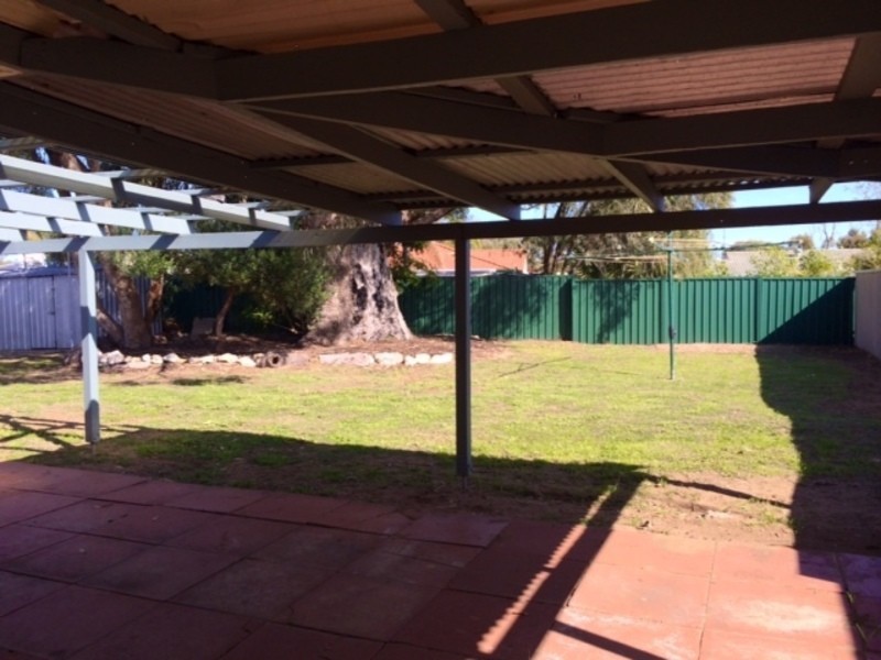 11 Grimsel Court, Coodanup WA 6210