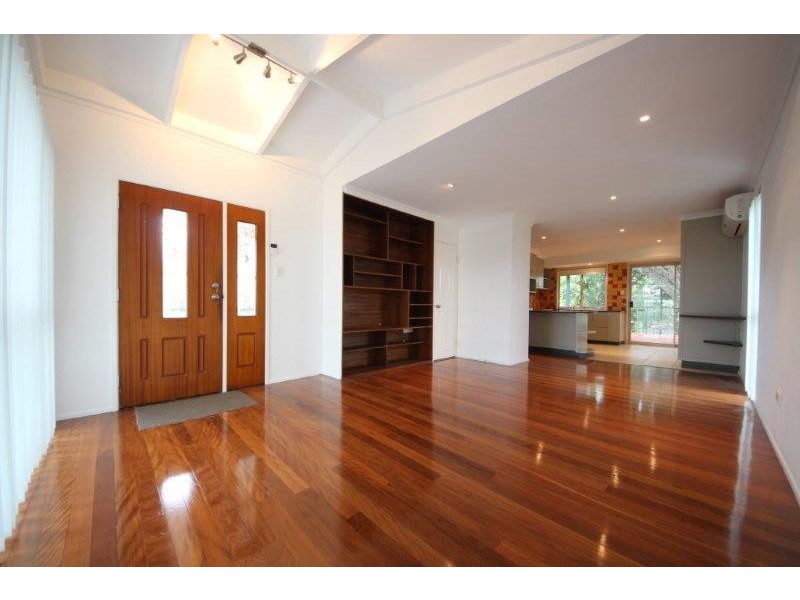 27 Storey Road, Kallangur QLD 4503