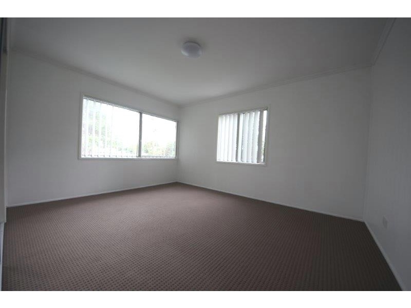27 Storey Road, Kallangur QLD 4503