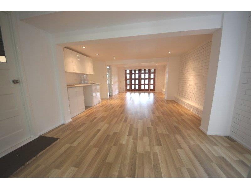 27 Storey Road, Kallangur QLD 4503