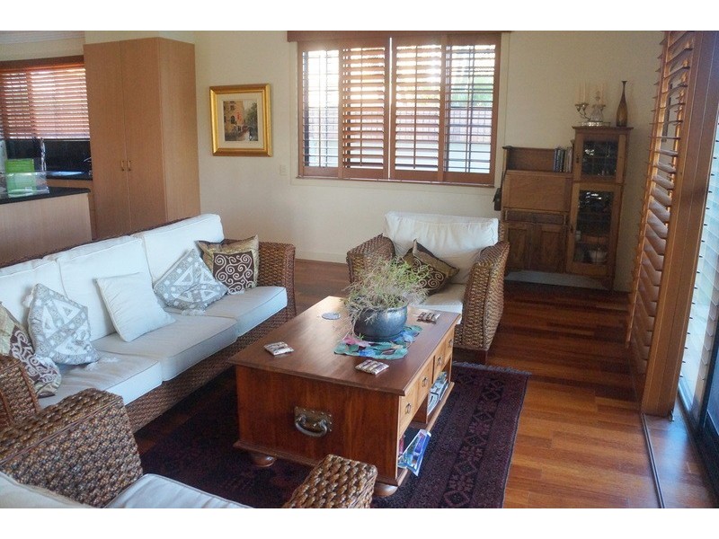 40 Tosti, Sorrento QLD 4217