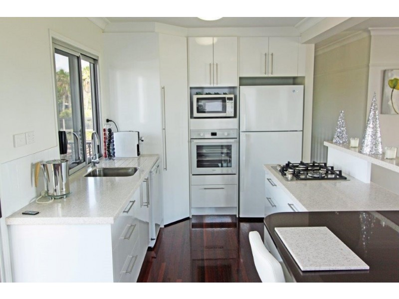 22 Reef Street, Saunders Beach QLD 4818