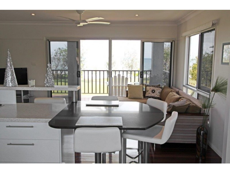 22 Reef Street, Saunders Beach QLD 4818