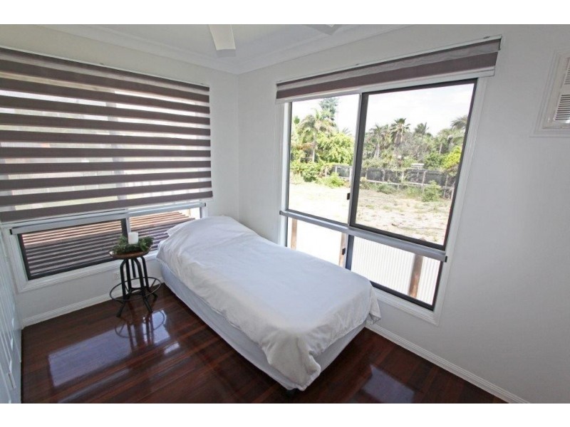 22 Reef Street, Saunders Beach QLD 4818