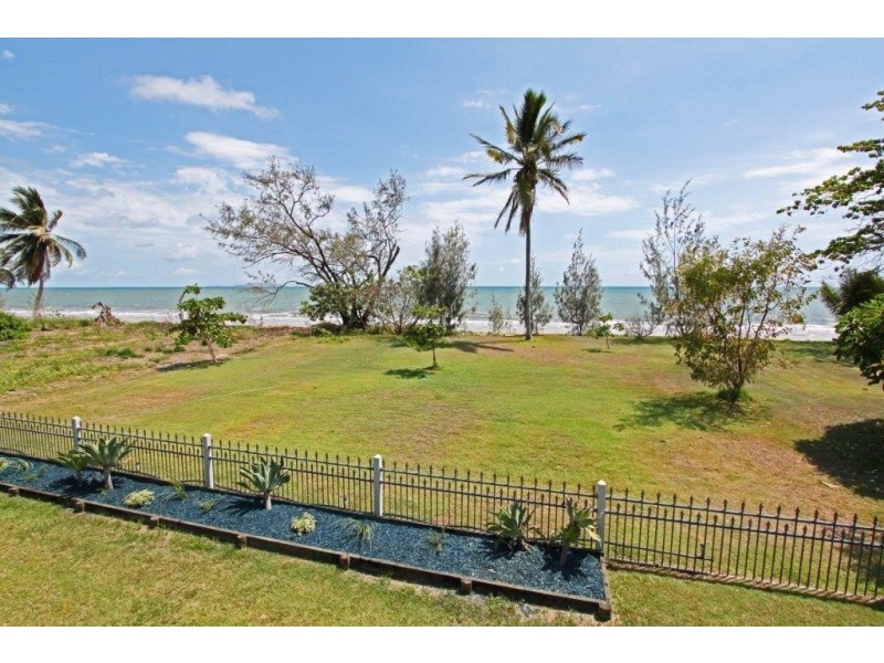 22 Reef Street, Saunders Beach QLD 4818
