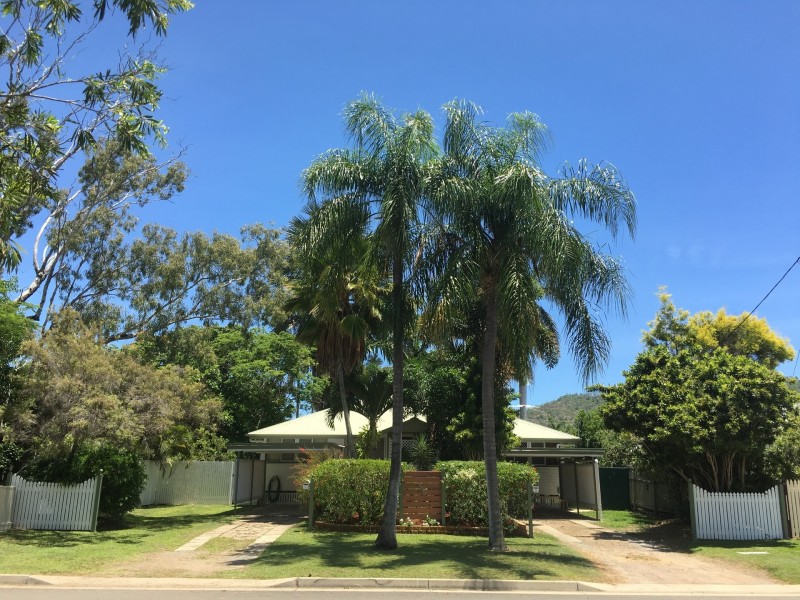 55 Albany Road, Hyde Park QLD 4812