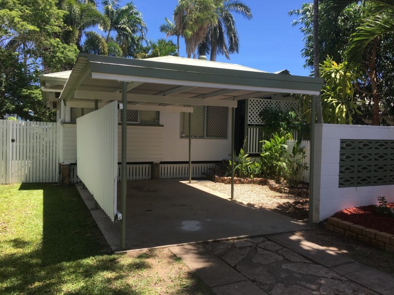 55 Albany Road, Hyde Park QLD 4812