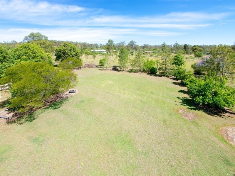 9 Eileen Court, Kensington Grove QLD 4341