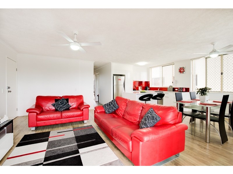 2/9 Rooke Street, Dicky Beach QLD 4551