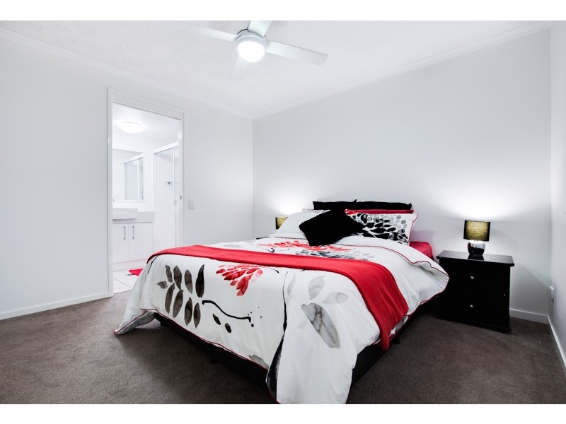 2/9 Rooke Street, Dicky Beach QLD 4551