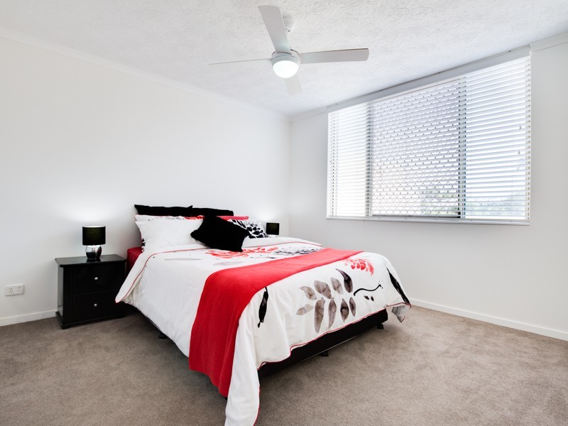 2/9 Rooke Street, Dicky Beach QLD 4551