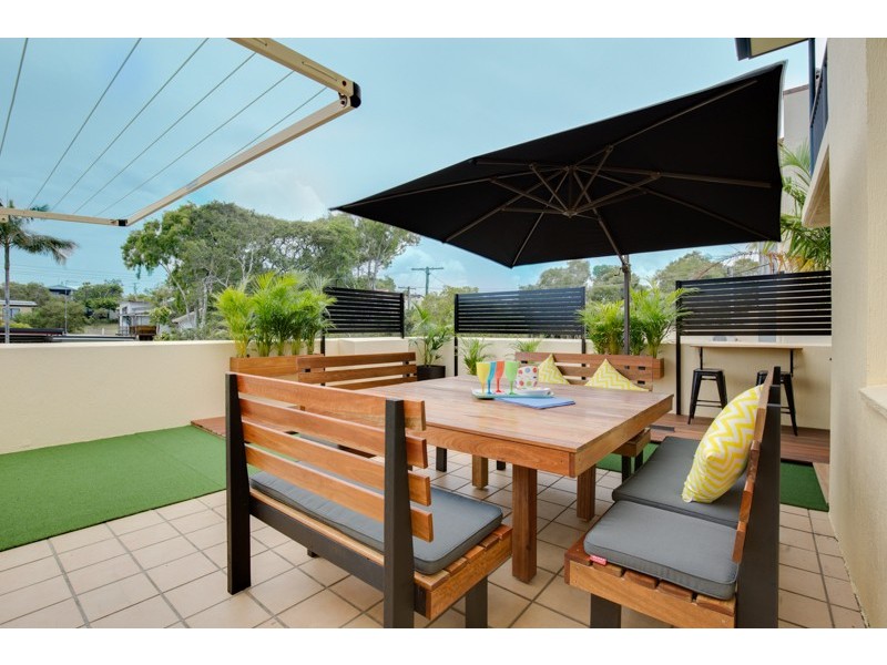2/9 Rooke Street, Dicky Beach QLD 4551