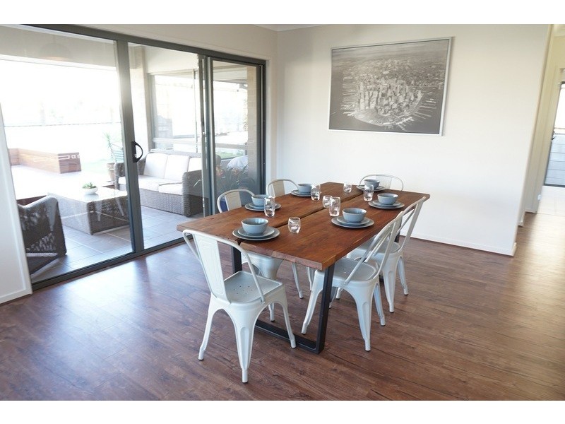 9 Tree View Crescent, Little Mountain QLD 4551