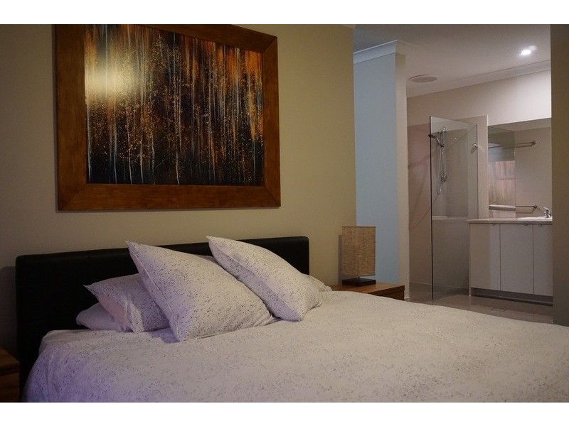 9 Tree View Crescent, Little Mountain QLD 4551