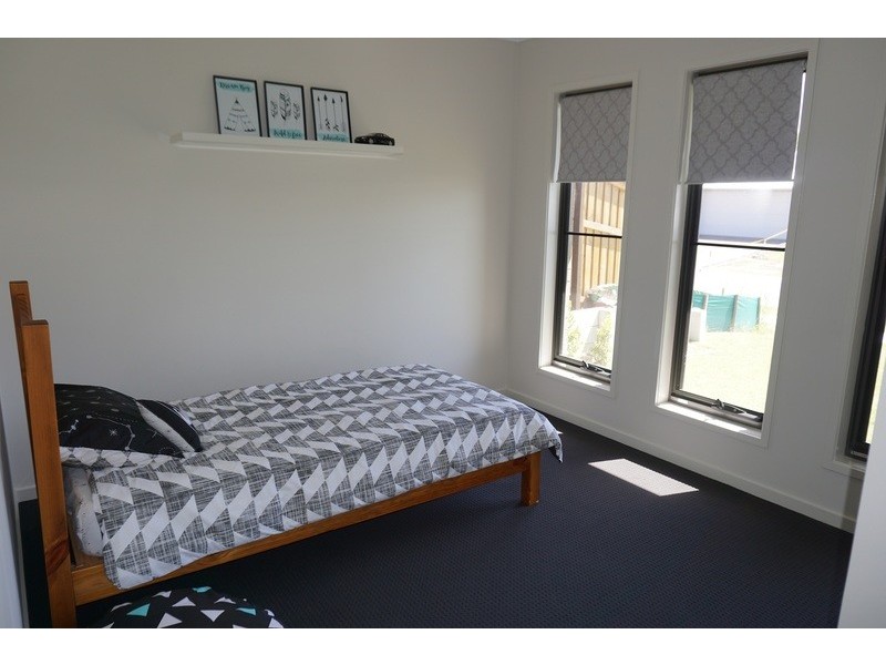 9 Tree View Crescent, Little Mountain QLD 4551
