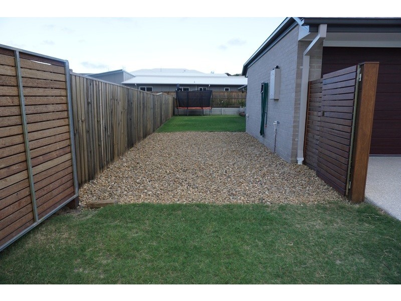 9 Tree View Crescent, Little Mountain QLD 4551