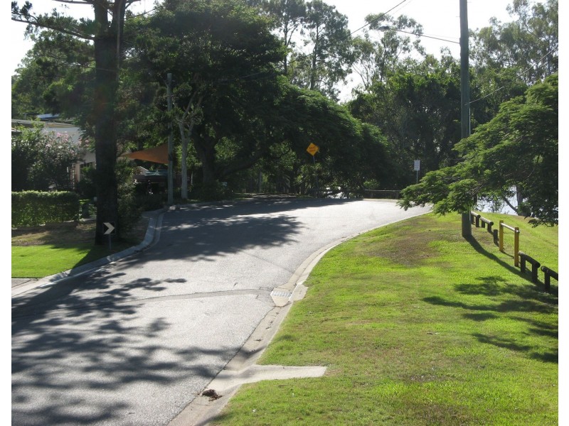 32 TEESDALE STREET, Corinda QLD 4075