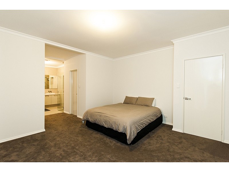 4 Paulett Way, Belmont WA 6104