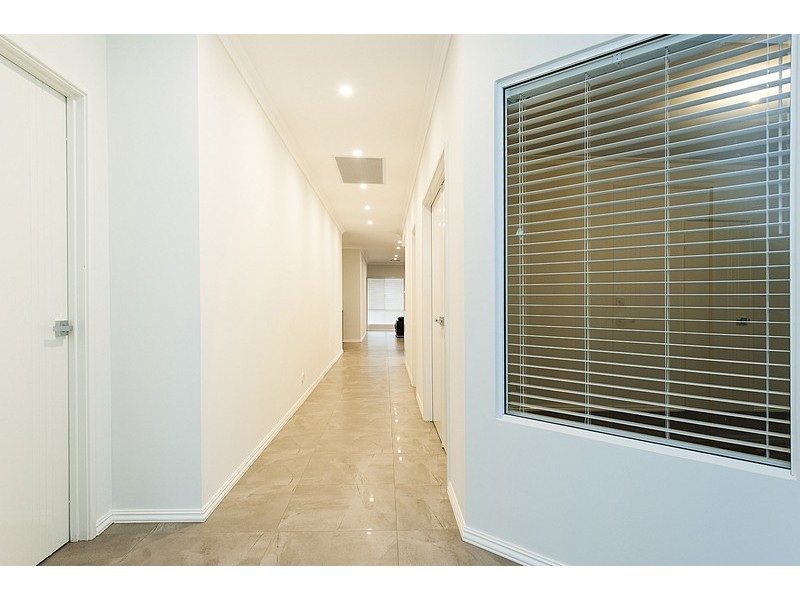 4 Paulett Way, Belmont WA 6104