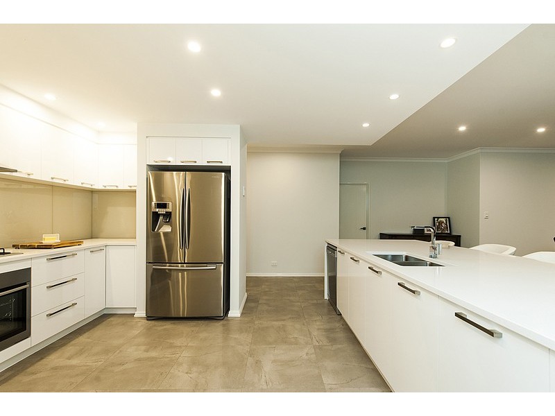 4 Paulett Way, Belmont WA 6104