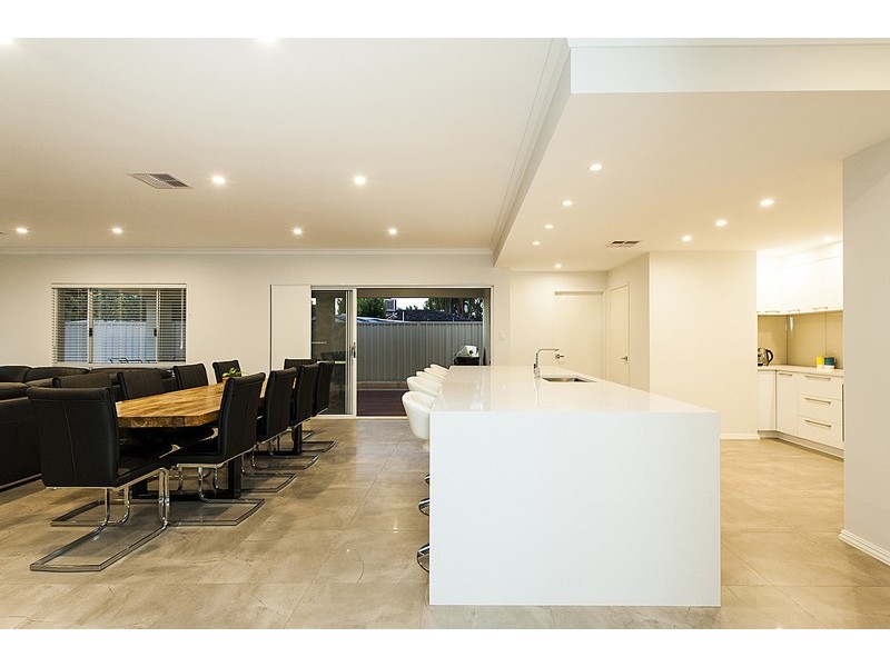 4 Paulett Way, Belmont WA 6104